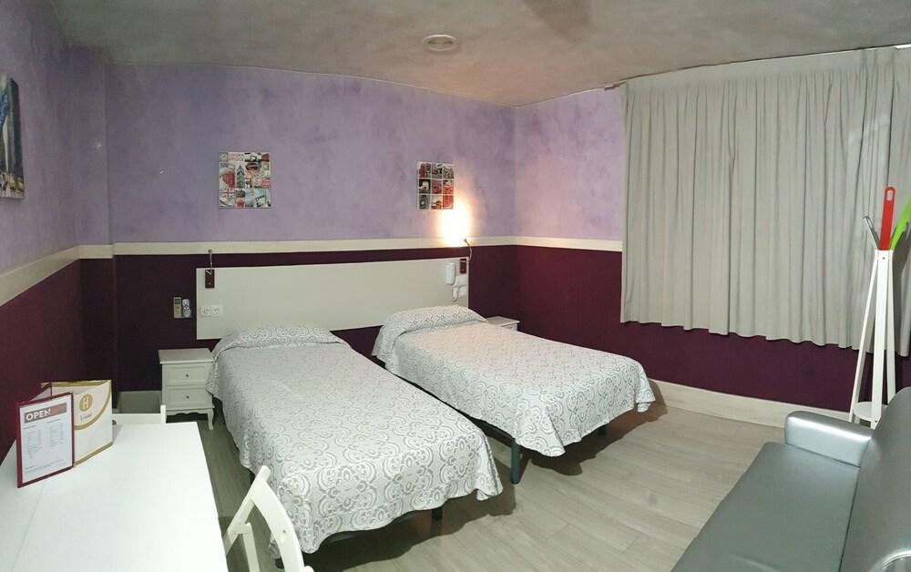 Hotel H Granollers Ngoại thất bức ảnh